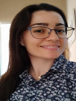 Profa. Daniella Profa. Daniella