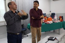Professor Dr. João Euclides Braga e Prof. Dr. Fabiano Gonzaga Rodrigues, Diretor e Vice-diretor do CCS na confraternização natalina dos servidores da direção do CCS. Imagens Weltorres