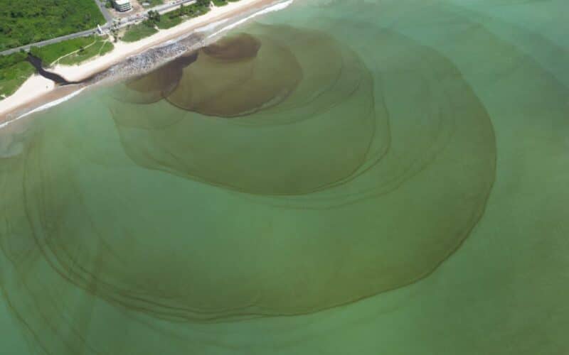 Esgoto lançado no mar do Cabo Branco_JP.jpeg