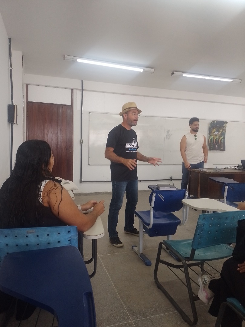 Joácio apresentando o jogo.jpg