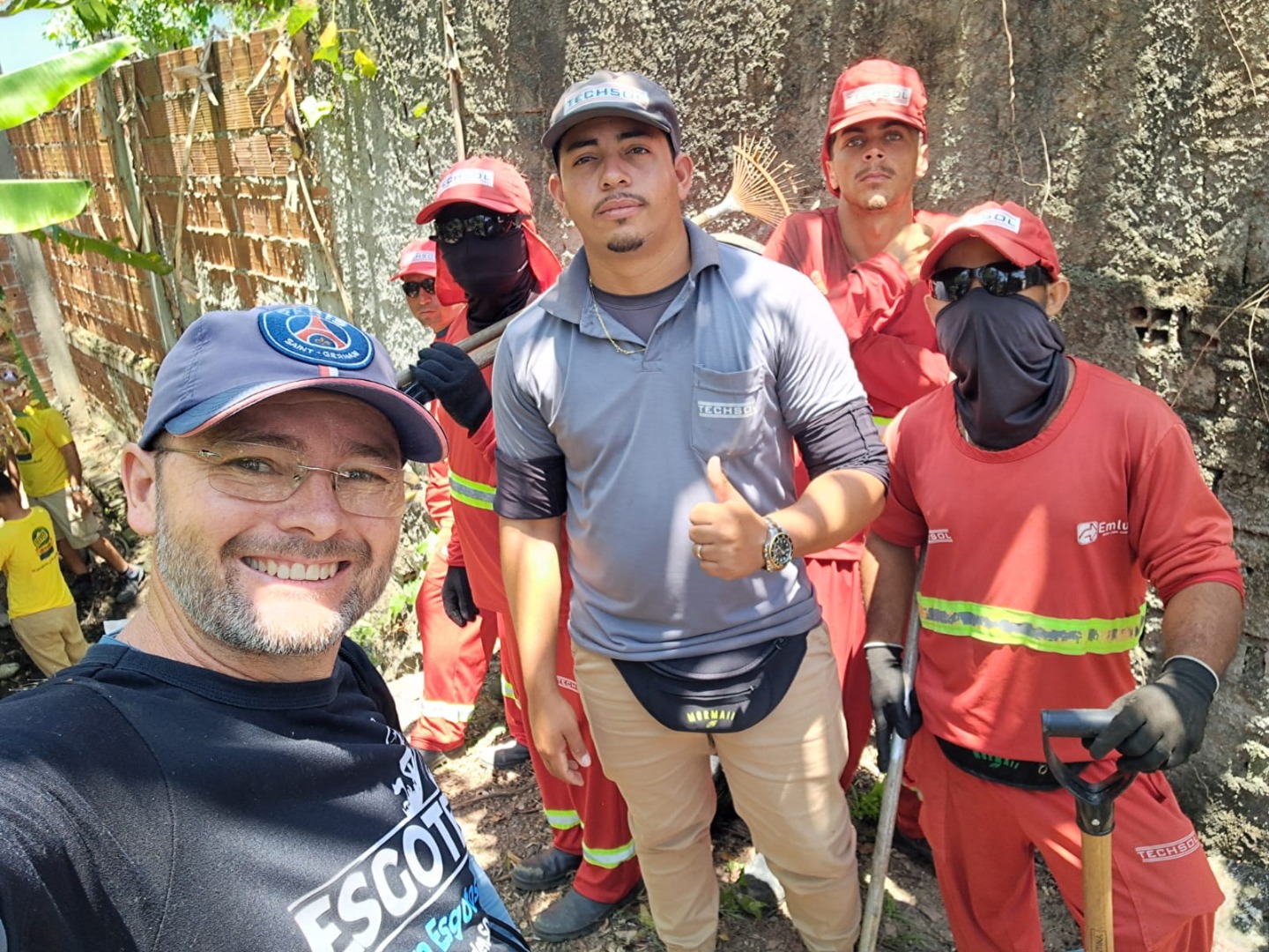 Limpeza do buracão_Cruz das Armas.jpg