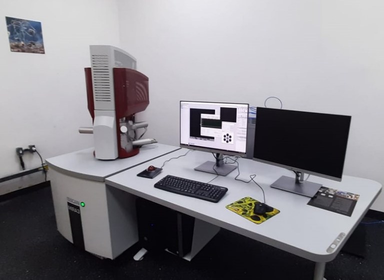 MICROSCÓPIO ELETRÔNICO DE VARREDURA.jpg