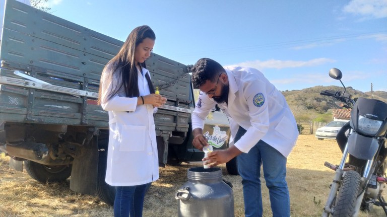 Coleta Das Amostras De Leite Nas Comunidades Rurais De Tacima, Caiçara, Bananeiras E Belém-PB. Por José Tavares De Freitas, em 19 de outubro de 2023, em Tacima-PB. Projeto Ações Educativas Para Qualificação De Produtores E Monitoramento Da Qualidade Do Leite – ANO II Coleta Das Amostras De Leite Nas Comunidades Rurais De Tacima, Caiçara, Bananeiras E Belém-PB. Por José Tavares De Freitas, em 19 de outubro de 2023, em Tacima-PB. Projeto Ações Educativas Para Qualificação De Produtores E Monitoramento Da Qualidade Do Leite – ANO II