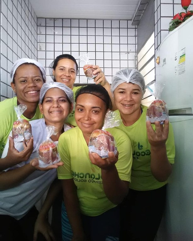 Mulheres que trabalham com a Ecolanches. Imagem cedida pela equipe. Mulheres que trabalham com a Ecolanches. Imagem cedida pela equipe.