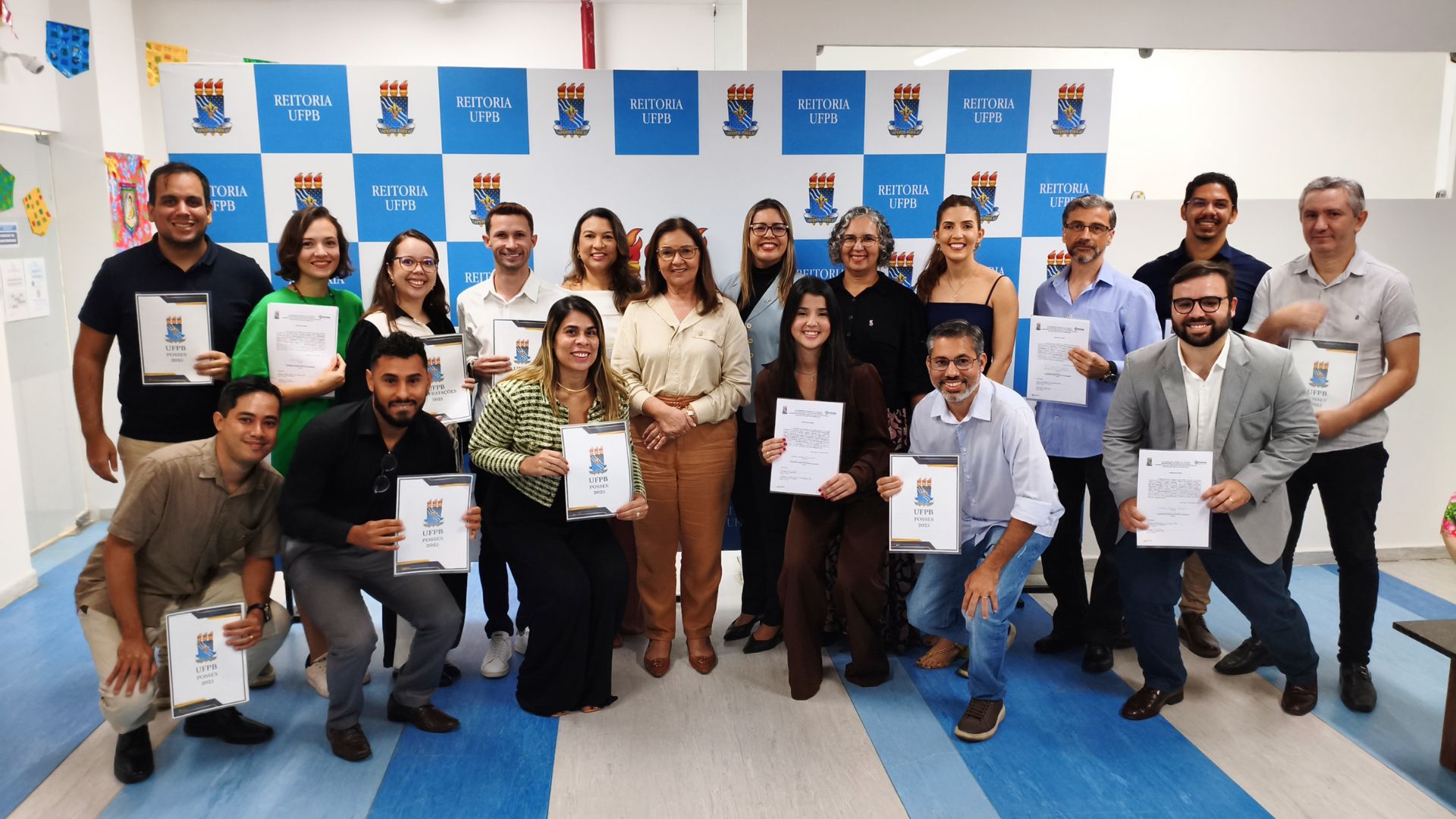 Técnicos-administrativos e docentes tomam posse em cerimônia na UFPB Técnicos-administrativos e docentes tomam posse em cerimônia na UFPB