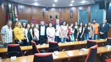 Pesquisadores, docentes e estudantes da educação acompanharam a sessão especial. Crédito: Divulgação