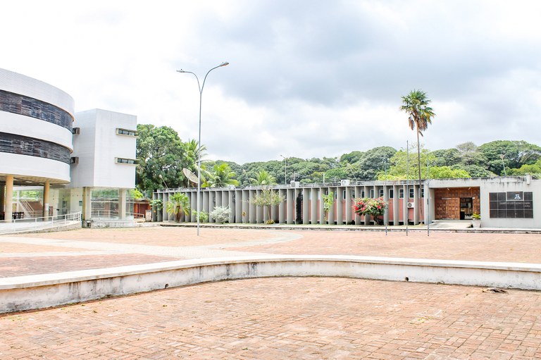CURSO DE ARQUITETURA E URBANISMO DA UFPB PLANEJA PUBLICAÇÃO EM COMEMORAÇÃO AOS SEUS 50 ANOS CURSO DE ARQUITETURA E URBANISMO DA UFPB PLANEJA PUBLICAÇÃO EM COMEMORAÇÃO AOS SEUS 50 ANOS