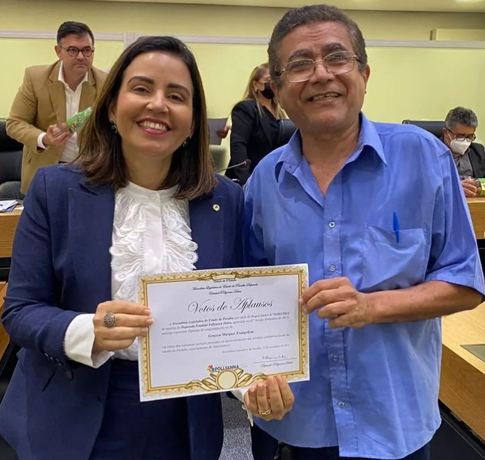 DOCENTE DA UFPB É HOMENAGEADO PELA ALPB POR CONTRIBUIR PARA FORTALECIMENTO DOS ARRANJOS PRODUTIVOS DA PARAÍBA DOCENTE DA UFPB É HOMENAGEADO PELA ALPB POR CONTRIBUIR PARA FORTALECIMENTO DOS ARRANJOS PRODUTIVOS DA PARAÍBA