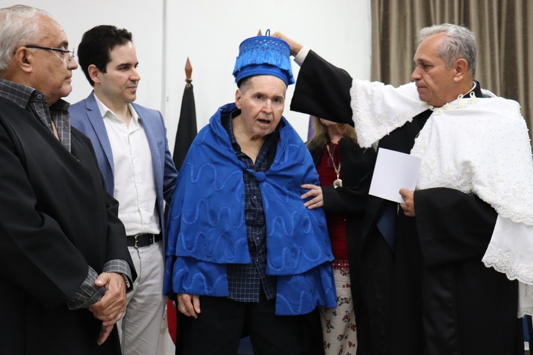 Em cerimônia emocionante, Reitor da UFPB concede título de Professor Emérito a Guilherme de Albuquerque Cavalcanti Em cerimônia emocionante, Reitor da UFPB concede título de Professor Emérito a Guilherme de Albuquerque Cavalcanti