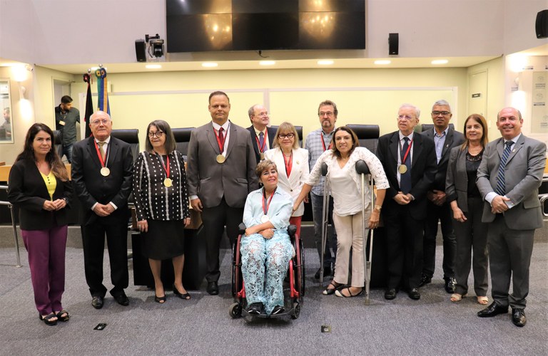 EMOÇÃO MARCA CERIMÔNIA DE OUTORGA DA COMENDA DARCY RIBEIRO A NOVE PESQUISADORES DA UFPB