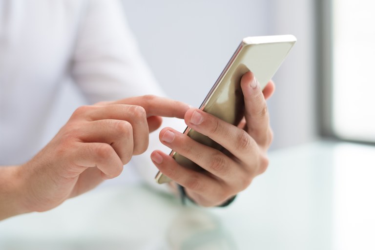 ESTUDANTE DA UFPB DESENVOLVE APP PARA AVALIAR SINTOMAS DE DEPRESSÃO, ANSIEDADE E TRANSTORNO AFETIVO BIPOLAR ESTUDANTE DA UFPB DESENVOLVE APP PARA AVALIAR SINTOMAS DE DEPRESSÃO, ANSIEDADE E TRANSTORNO AFETIVO BIPOLAR