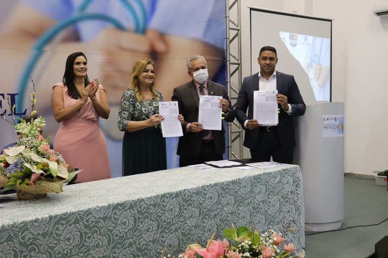 UFPB, COFEN E FUNETEC ASSINAM CONTRATO PARA IMPLANTAÇÃO DE PROGRAMA COM 50 MIL VAGAS DE ESPECIALIZAÇÃO PARA TÉCNICOS EM ENFERMAGEM UFPB, COFEN E FUNETEC ASSINAM CONTRATO PARA IMPLANTAÇÃO DE PROGRAMA COM 50 MIL VAGAS DE ESPECIALIZAÇÃO PARA TÉCNICOS EM ENFERMAGEM