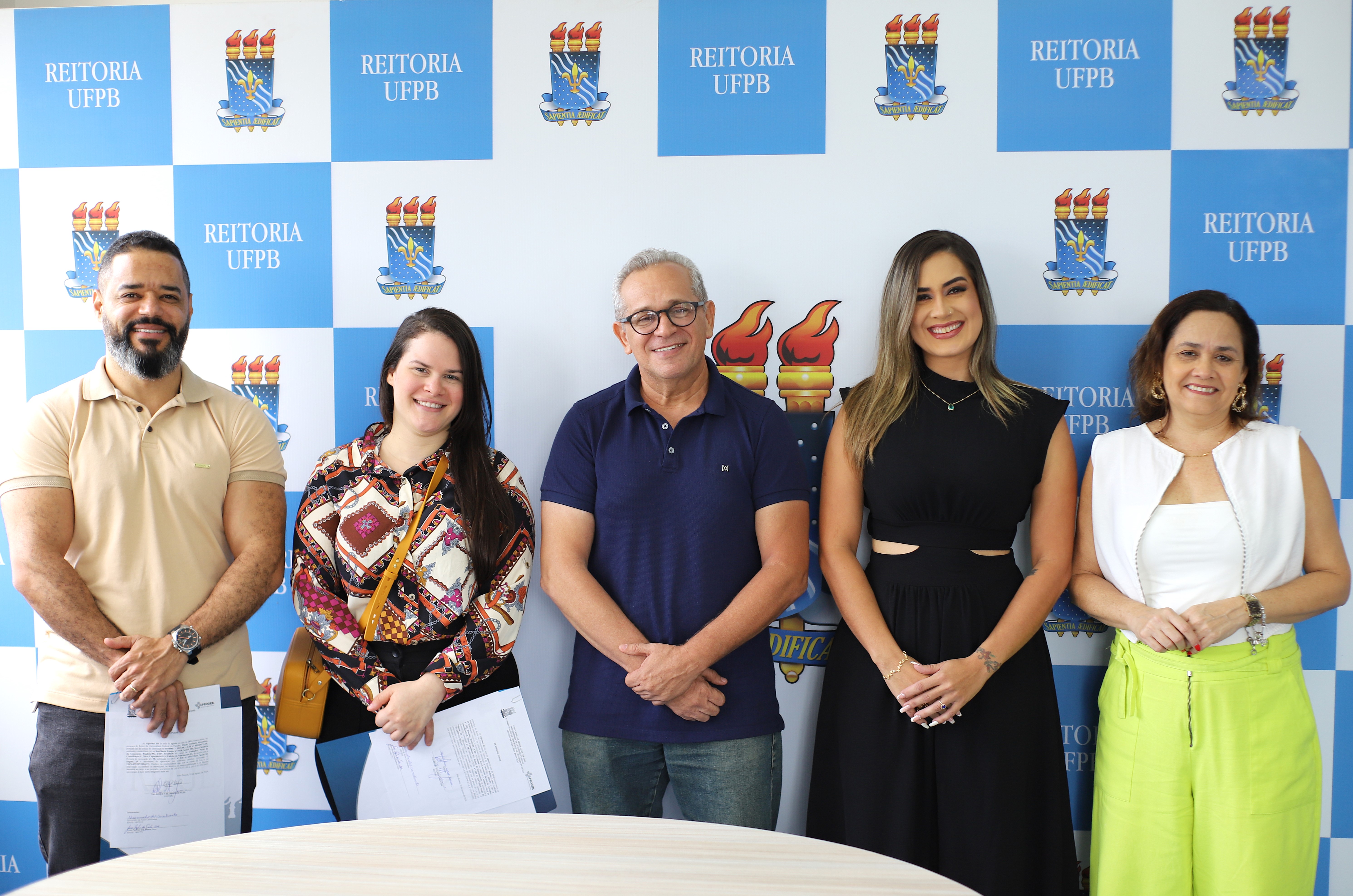 UFPB dá posse a três novos servidores técnico-administrativos nos cargos de administrador e contador