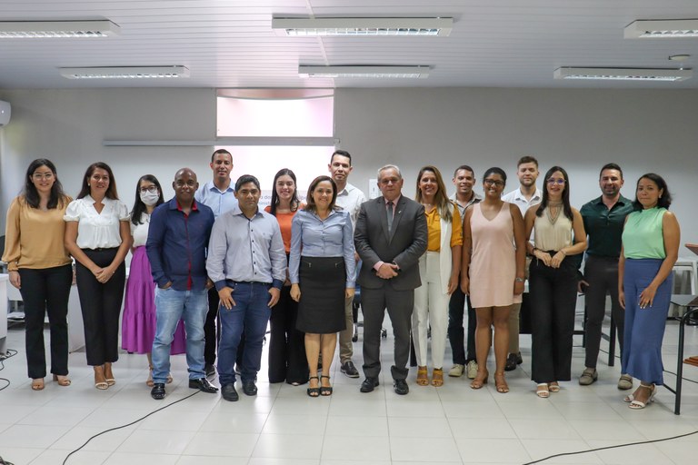 UFPB EMPOSSA NOVOS TÉCNICOS ADMINISTRATIVOS