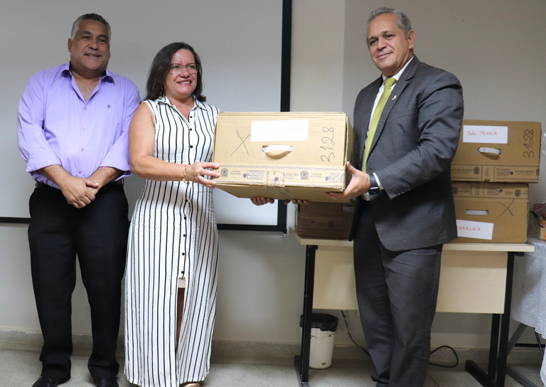 UFPB REALIZA ENTREGA DE EQUIPAMENTOS TECNOLÓGICOS PARA POLOS DA UNIVERSIDADE ABERTA DO BRASIL UFPB REALIZA ENTREGA DE EQUIPAMENTOS TECNOLÓGICOS PARA POLOS DA UNIVERSIDADE ABERTA DO BRASIL