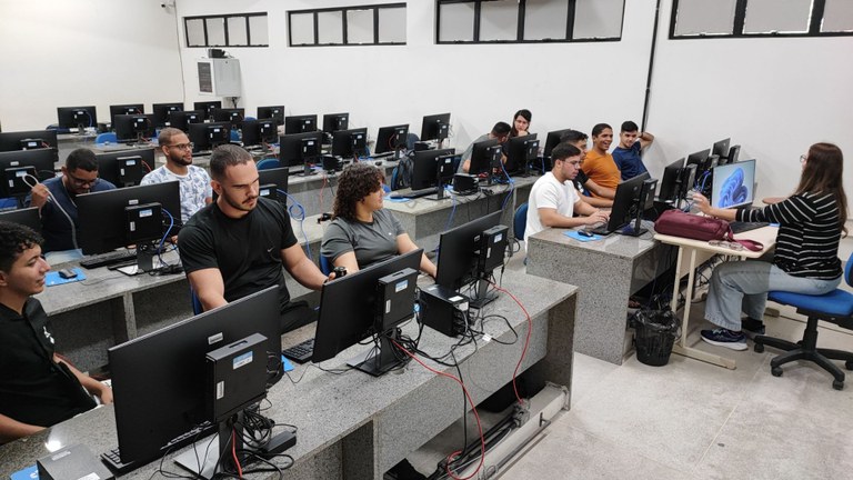 UFPB abre seleção com 22 vagas para professor substituto